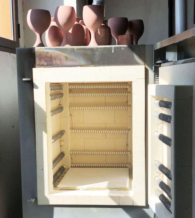 Alquiler de espacios de cer&aacute;mica.